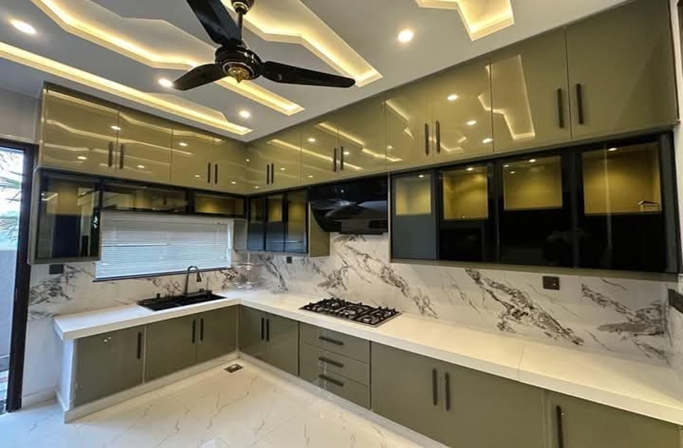 1 kanal house for rent in Phase 5 DHA Lahore