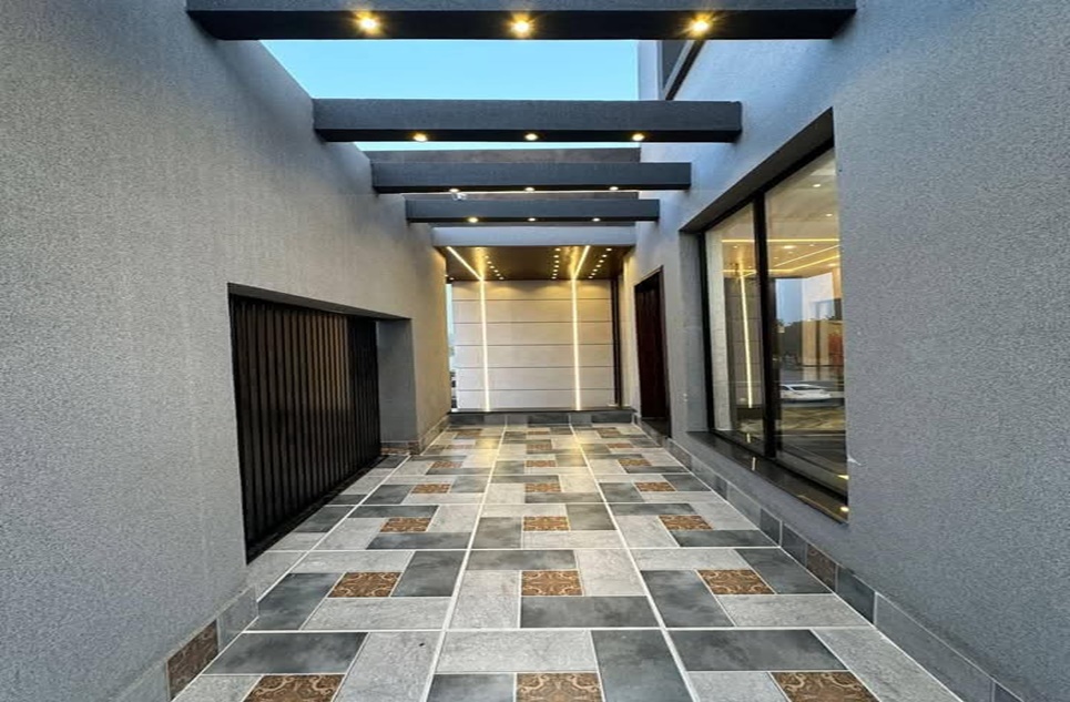 1 kanal house for rent in Phase 5 DHA Lahore