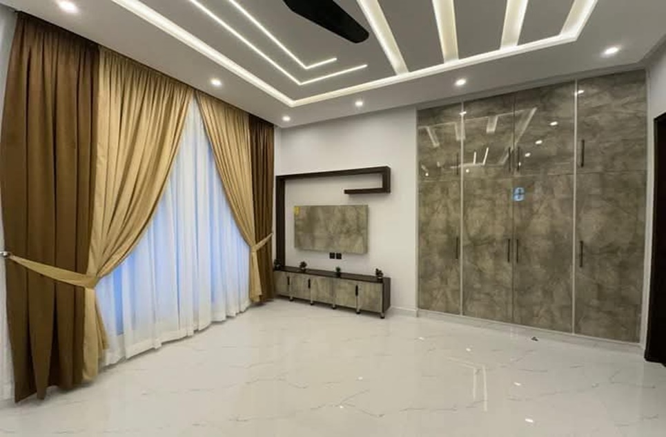 1 kanal house for rent in Phase 5 DHA Lahore