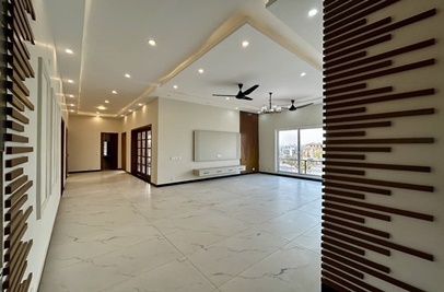1 kanal house for rent in Phase 4 DHA Lahore