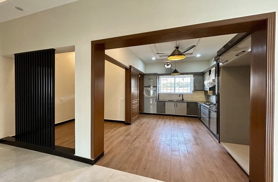 1 kanal house for rent in Phase 4 DHA Lahore