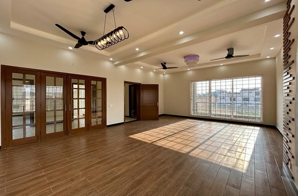 1 kanal house for rent in Phase 4 DHA Lahore