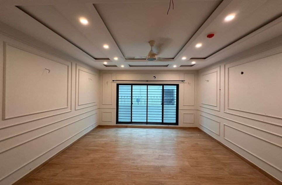 1 kanal house for rent in Phase 2 DHA Lahore