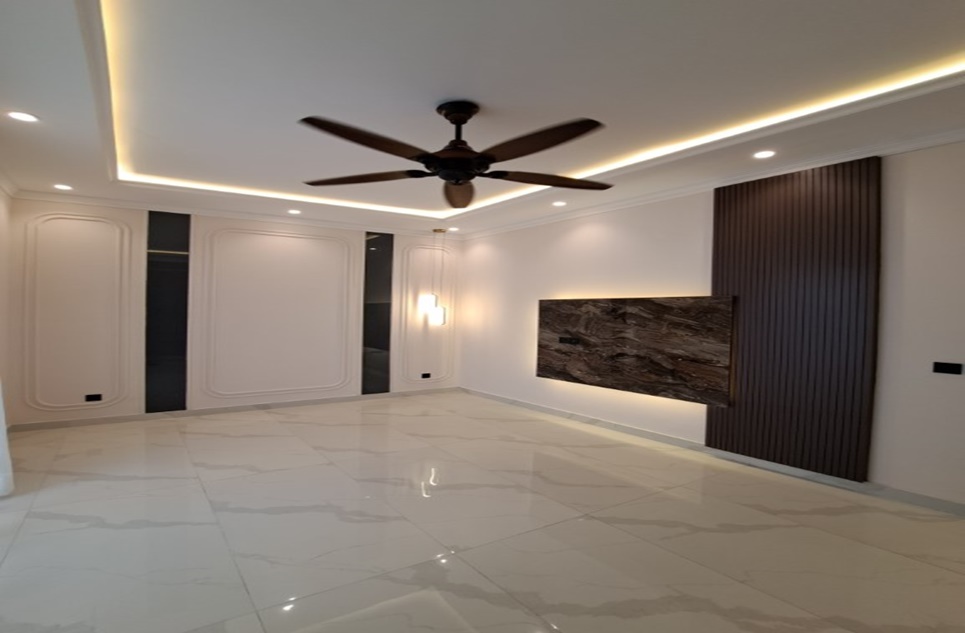 10 Marla House (House No 20) for Sale in Sector EE, Phase 4, DHA, Lahore