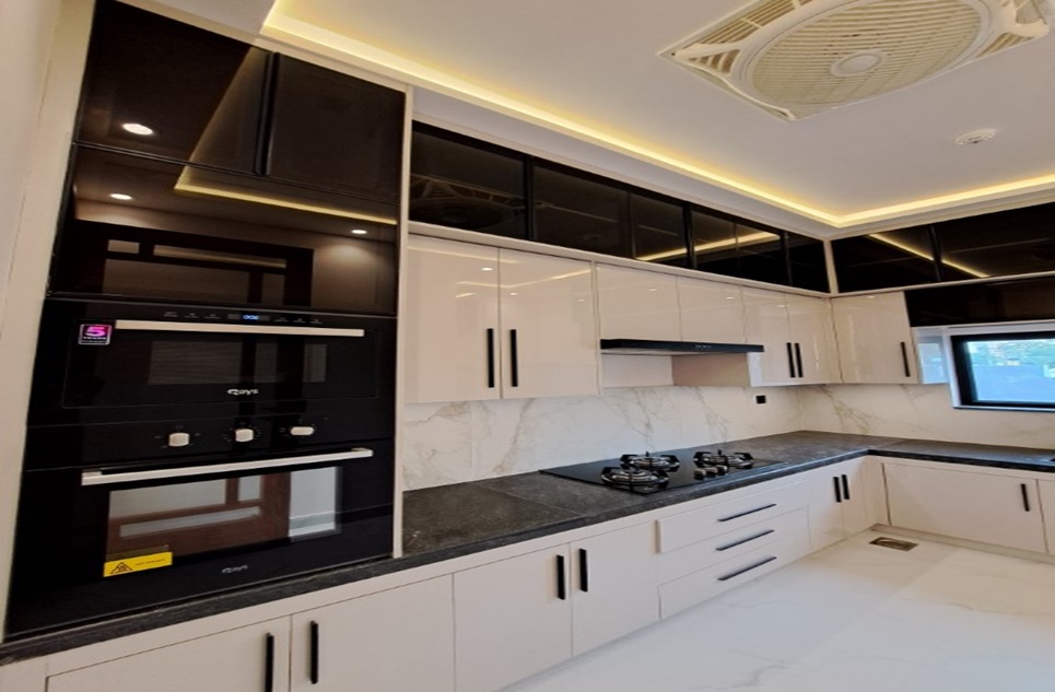 10 Marla House (House No 20) for Sale in Sector EE, Phase 4, DHA, Lahore