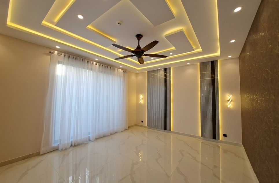 10 Marla House (House No 20) for Sale in Sector EE, Phase 4, DHA, Lahore