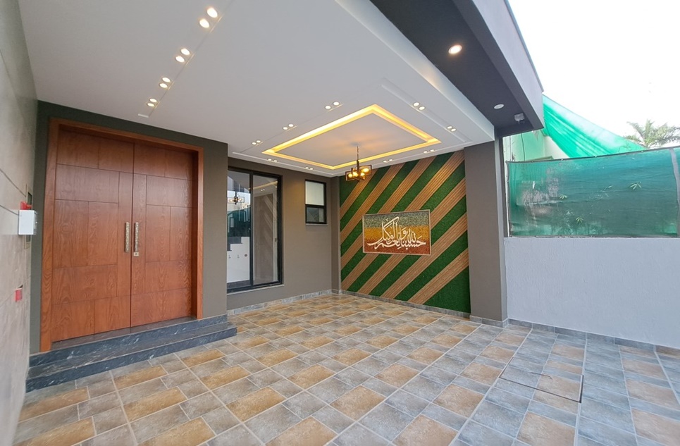 10 Marla House (House No 20) for Sale in Sector EE, Phase 4, DHA, Lahore