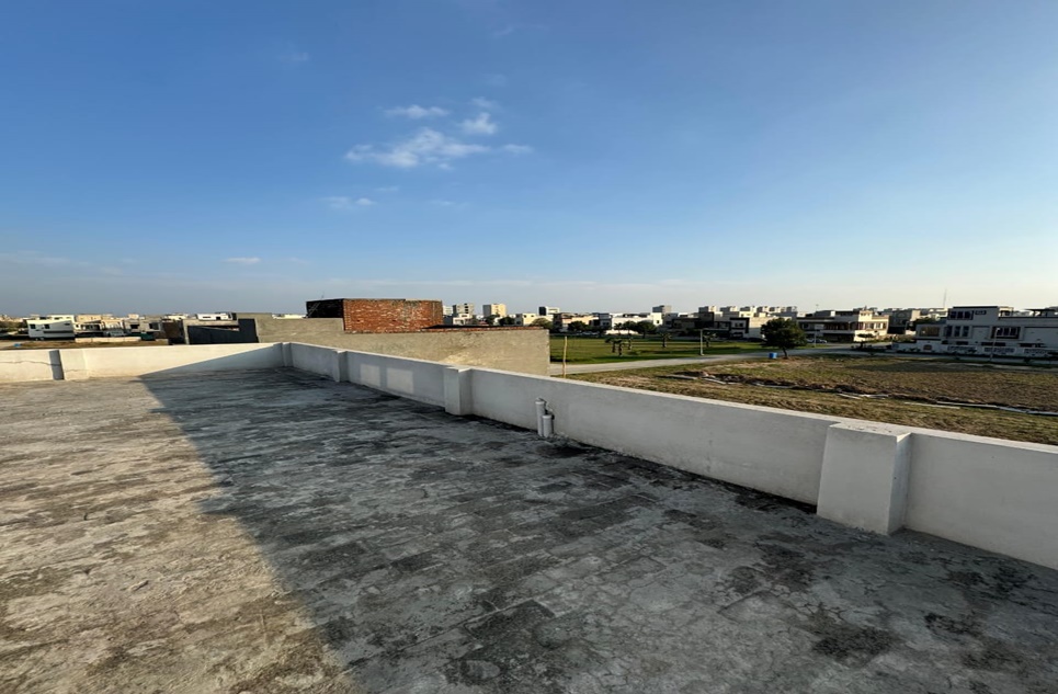 8 Marla Brand New House fo Sale in olc B Block Bahria Orchard Lahore