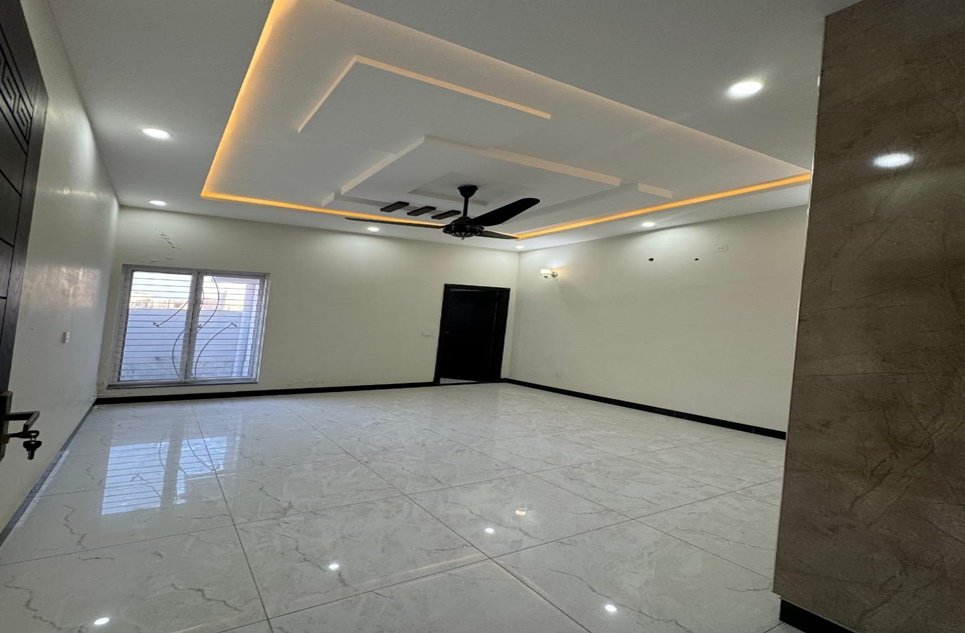 8 Marla Brand New House fo Sale in olc B Block Bahria Orchard Lahore