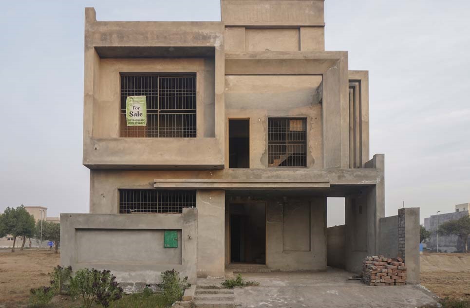 8 marla house for sale in Bahria Orchard Lahore